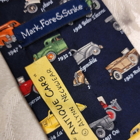 MARK, FORE & STRIKE "Antique Cars" Printed Blue Silk Tie - Picture 2 of 5
